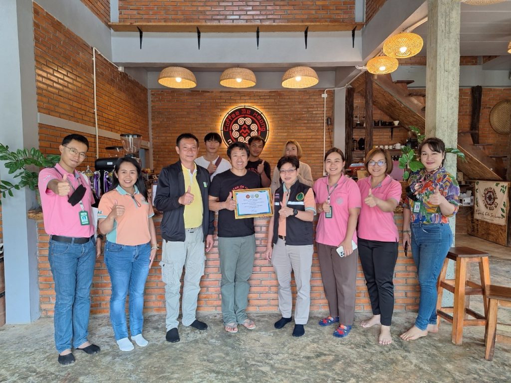 เกษตรอำเภอทุ่งช้าง ติดตามการดำเนินงานของแปลงใหญ่กาแฟบ้านมณีพฤกษ์