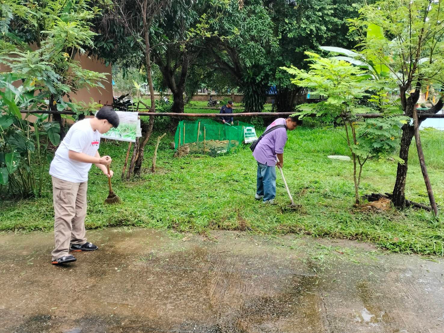 สำนักงานเกษตรอำเภอทุ่งช้าง ร่วมกับ สำนักงานคุมประพฤติจังหวัดน่าน จัดกิจกรรมบริการสังคมแบบกลุ่มอำเภอทุ่งช้างปลูกจิตสำนึกรักบ้านเกิด การบำเพ็ญประโยชน์ของผู้ถูกคุมประพฤติ