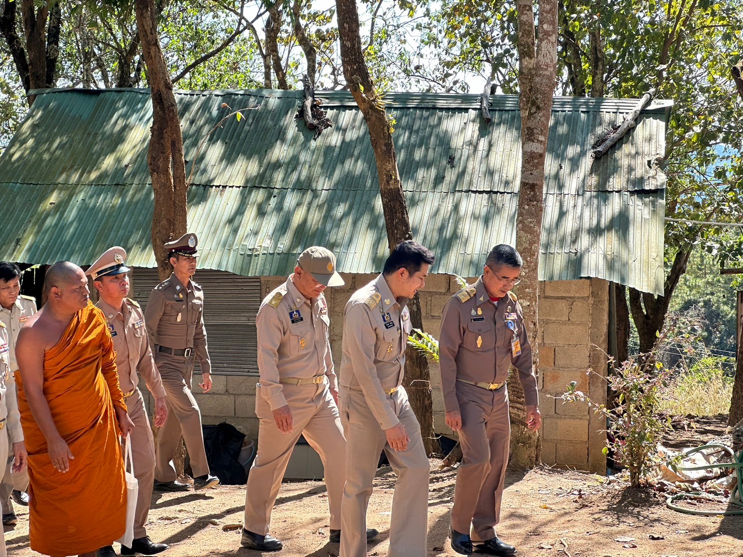 องคมนตรี เป็นประธานการประชุมหารือและสำรวจพื้นที่ เพื่อดำเนินโครงการ “สร้างศาลาปฏิบัติธรรม”