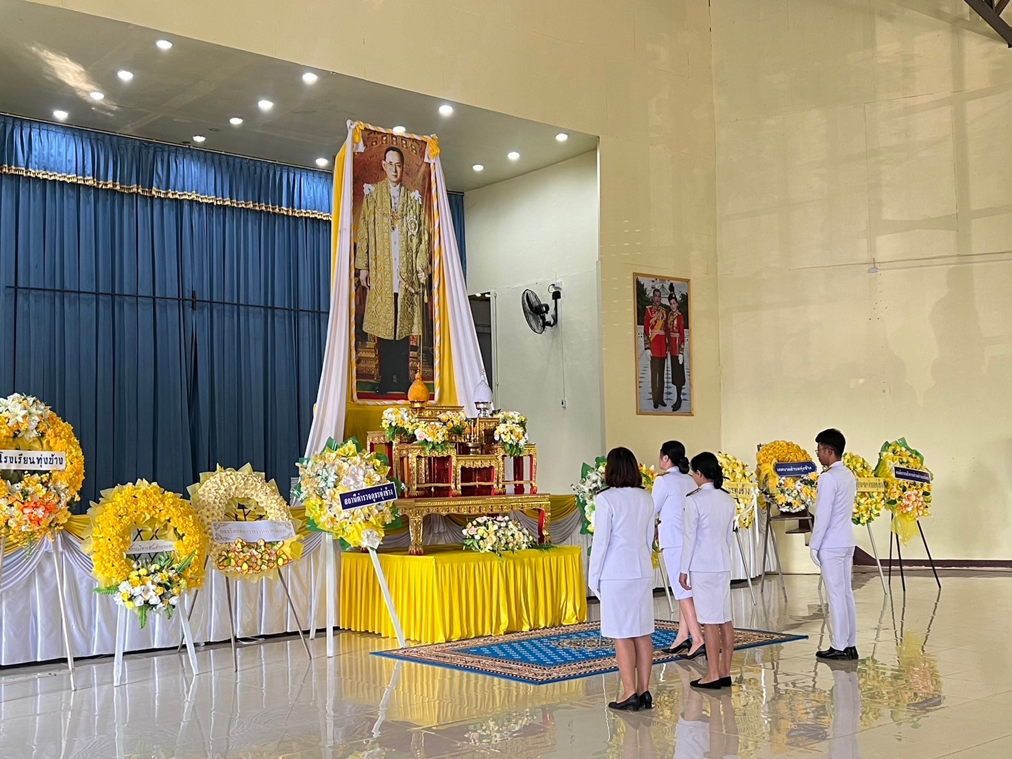 สำนักงานเกษตรอำเภอทุ่งช้าง ร่วมพิธีวางพวงมาลาและถวายราชสดุดี เนื่องในวันนวมินทรมหาราช 13 ตุลาคม 2567